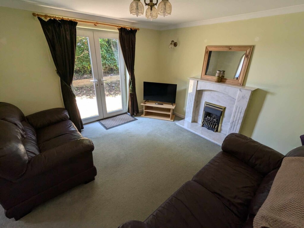 Holiday Home Rental in Newquay Cornwall, Newquay, Cornwall, snug, lounge, TV room, sofa, leather, cottage,